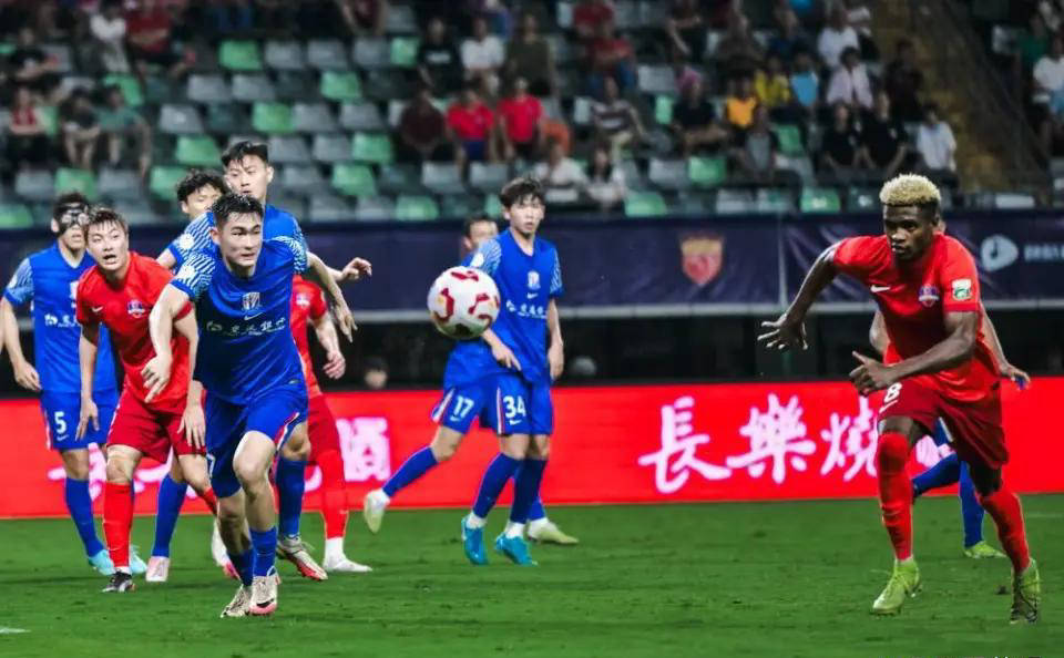 赛地聚焦——中超国际比赛日热度飙升，洛杉矶快船临场应变，媒体盛赞，阵容厚度经受考验的简单介绍