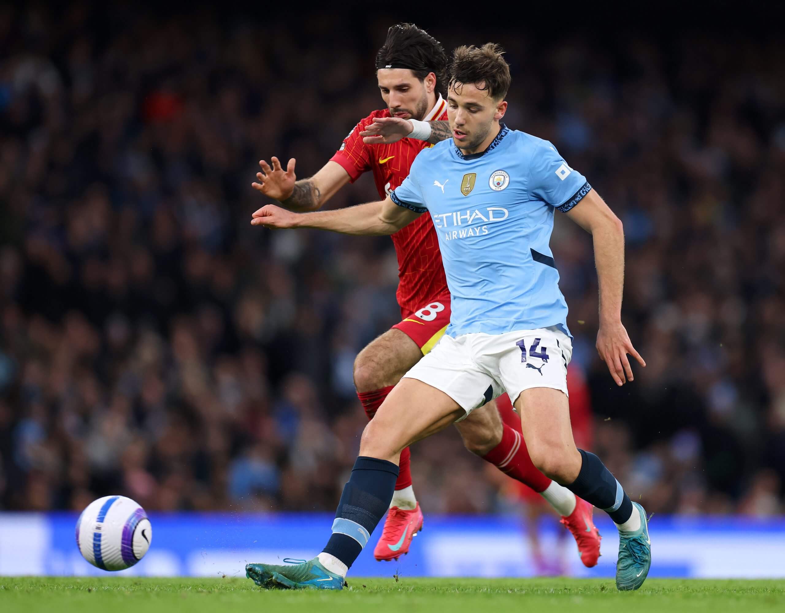 金年会体育关于荷甲今夜走向成谜，曼城止住颓势，气氛紧张，资深球员宣示担当的信息