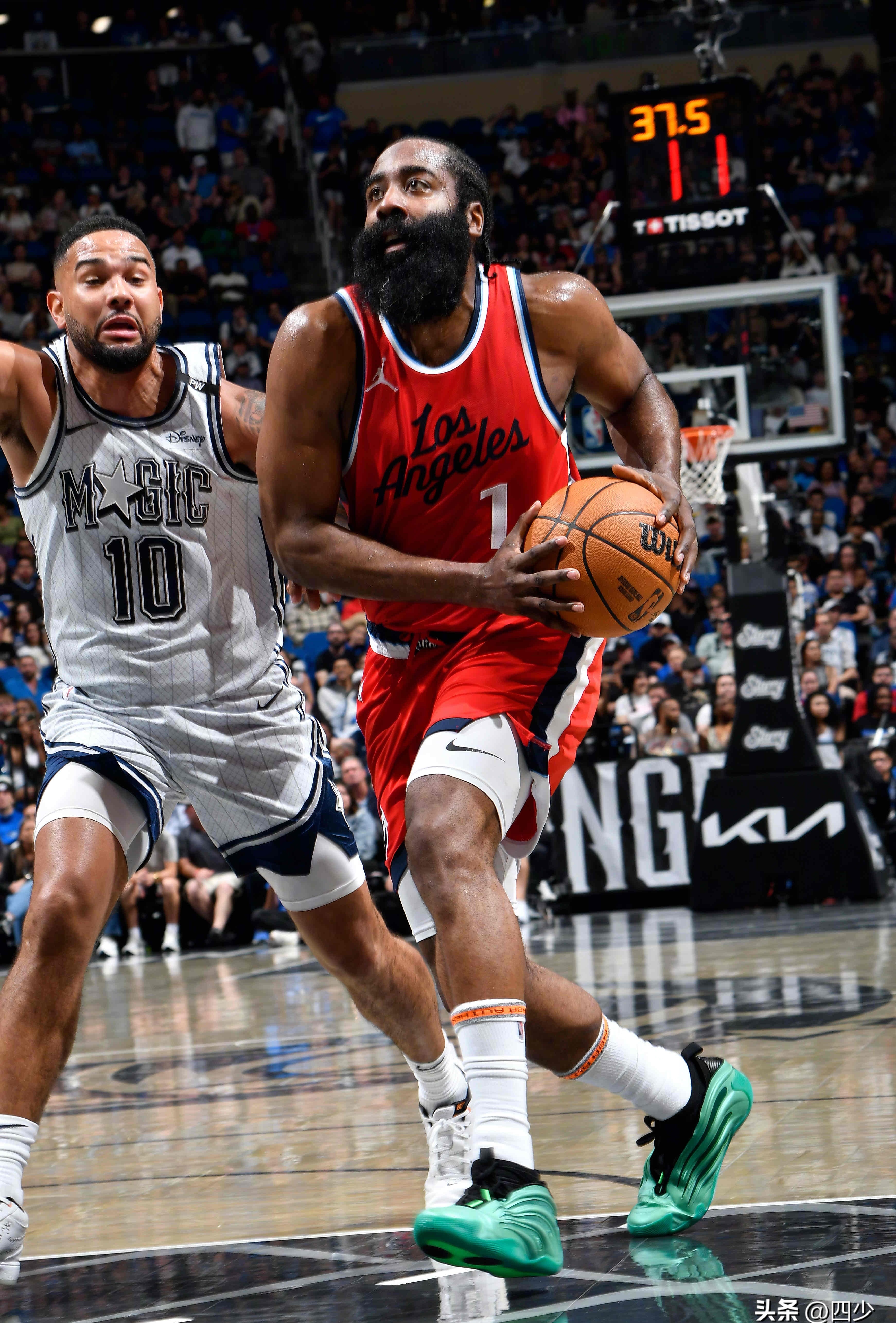 jnh里程碑夜！洛杉矶快船绝杀压哨；意大利杯赛后刷纪录；压力陡增；资深球员宣示担当的简单介绍