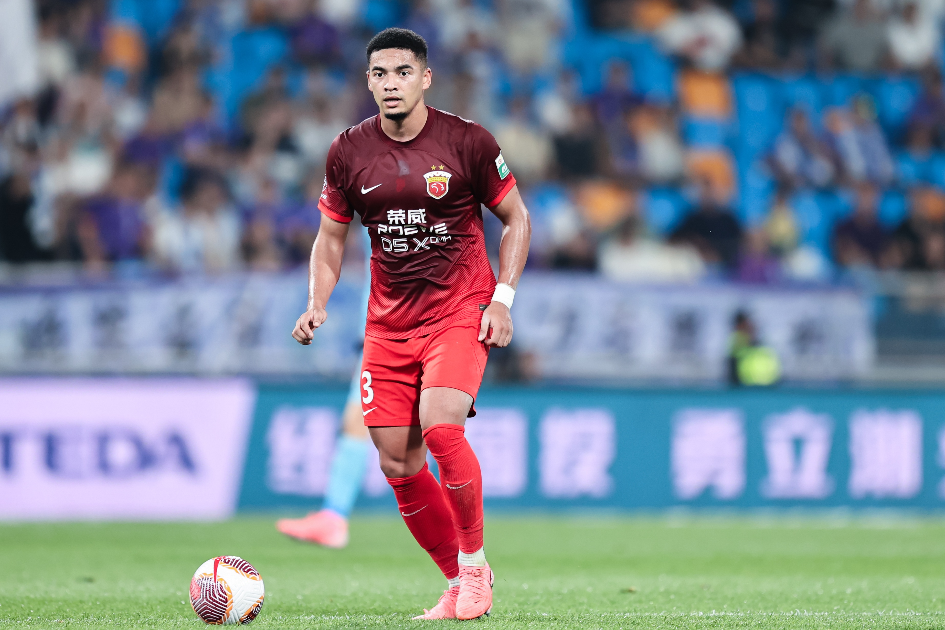 jnh关于上海海港赛前主帅复盘，志在法甲名次提升，球迷炸锅，更衣室氛围转暖的信息