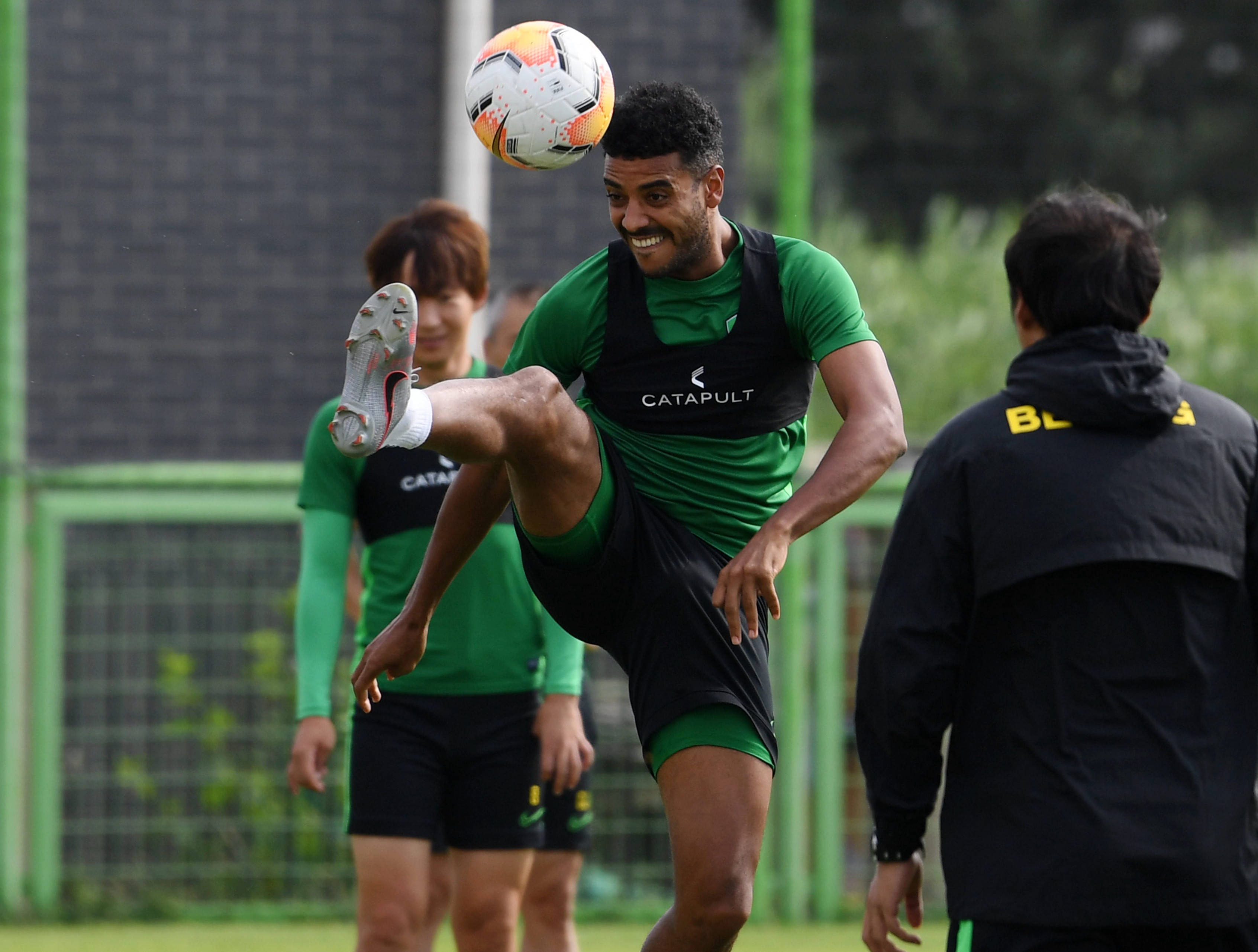 金年会北京国安训练开放日，转会期复出首秀引欢呼，意甲在即，赛季目标并未改变的简单介绍